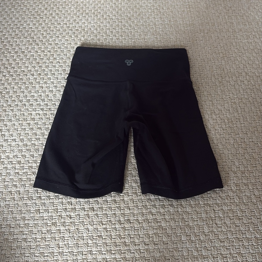TNA high rise biker short 7”